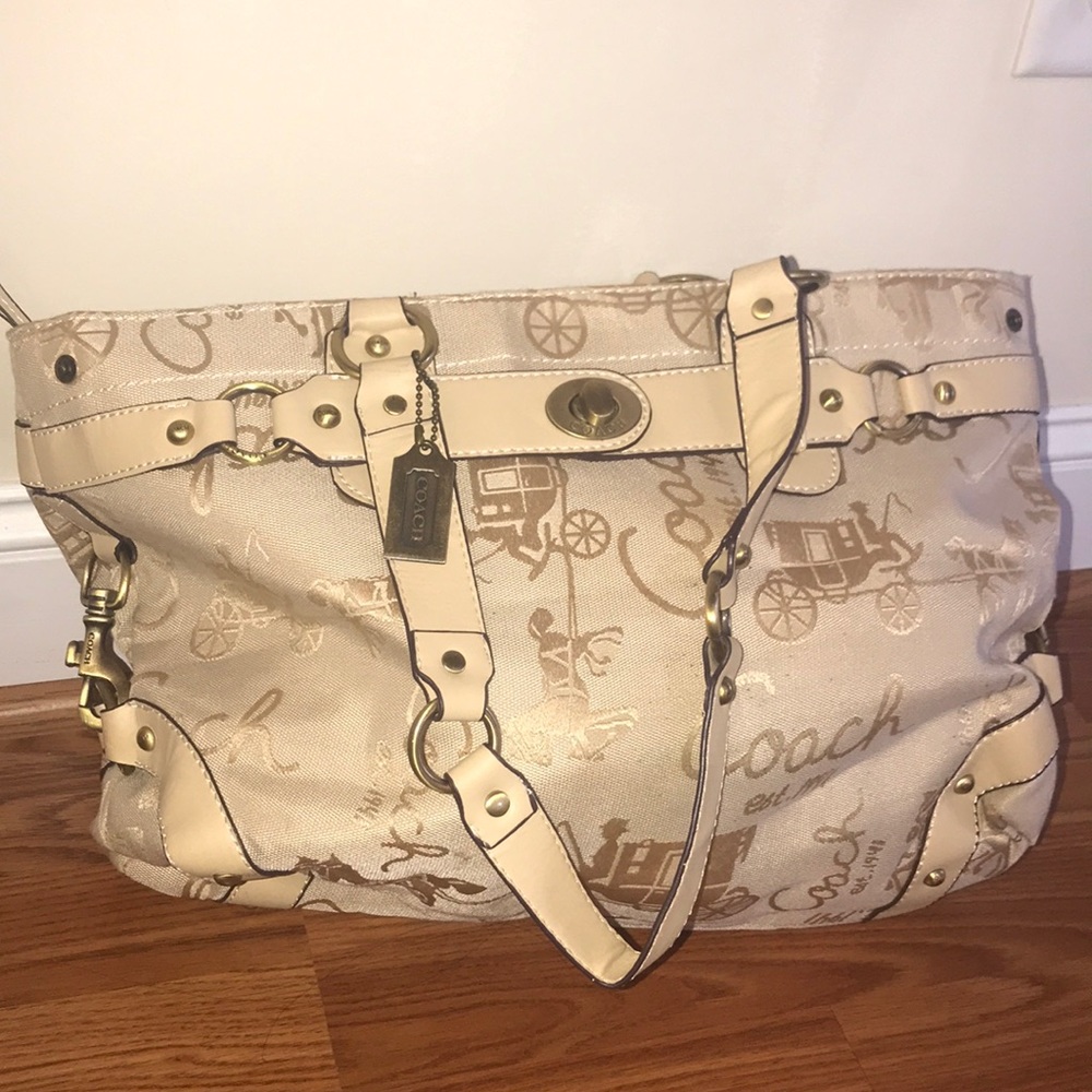 Coach Purse 🎉